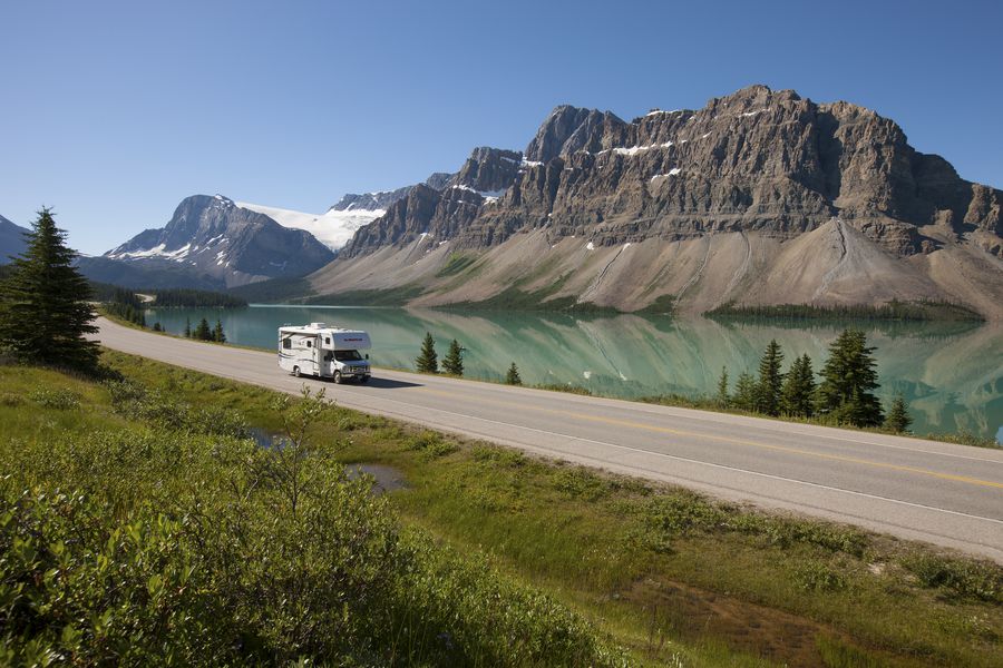 Met de camper van El Monte RV toeren over de Icefields Parkway