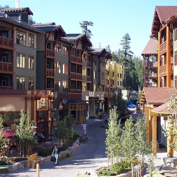 Village Lodging at Mammoth - exterior