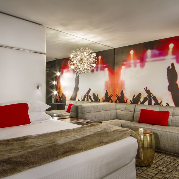 Grafton on Sunset - room
