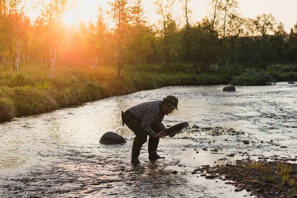 Goud zoeken in Lapland - Doets Reizen - Vakantie Finland - Credits: VisitLapland.com