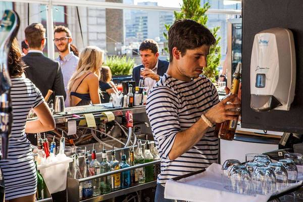 Rooftopbar Terrasse Nelligan - Old Montreal - Quebec - Canada - Doets Reizen