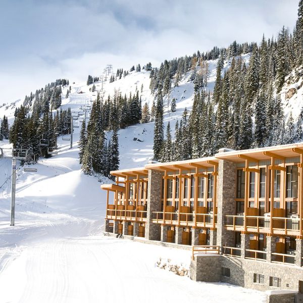 Sunshine Mountain Lodge Exterior