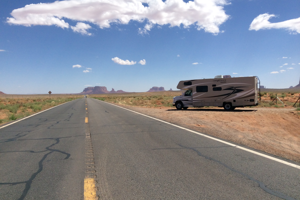 Met de camper op weg naar Monument Valley