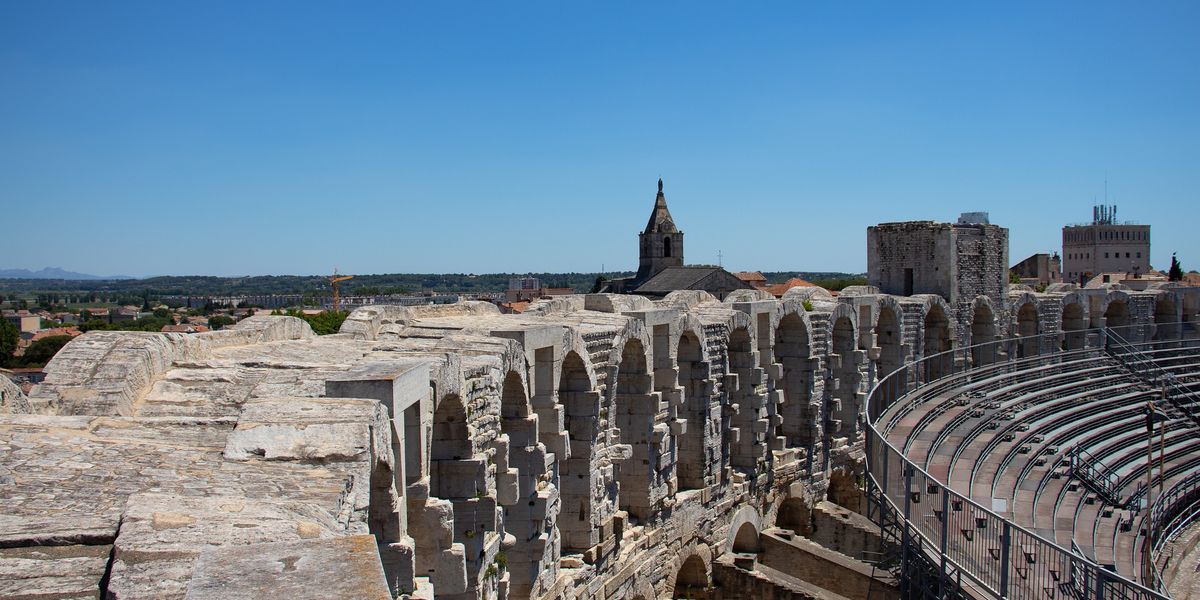 Stad Arles Afbeelding van falco via Pixabay