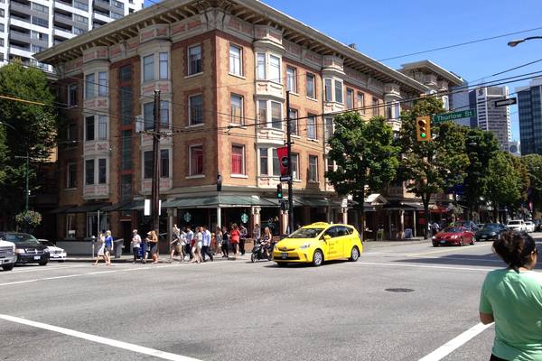 Robson Street - Vancouver - British Columbia - Canada - Doets Reizen