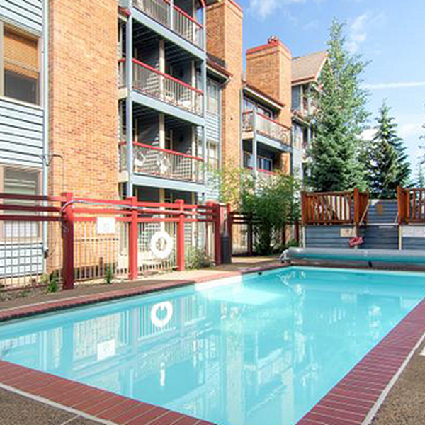 River Mountain Lodge - Pool