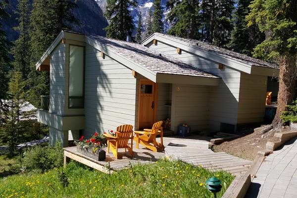 Moraine Lake Lodge - Banff National Park - Alberta - Canada - Doets Reizen