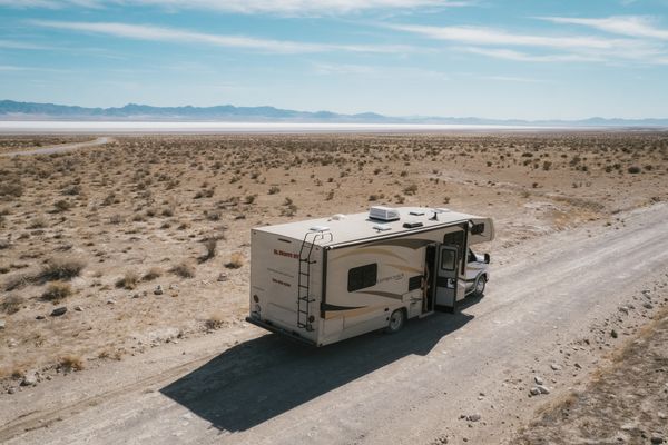 RV-desert-above_Amerika_camperreizen_DoetsReizen