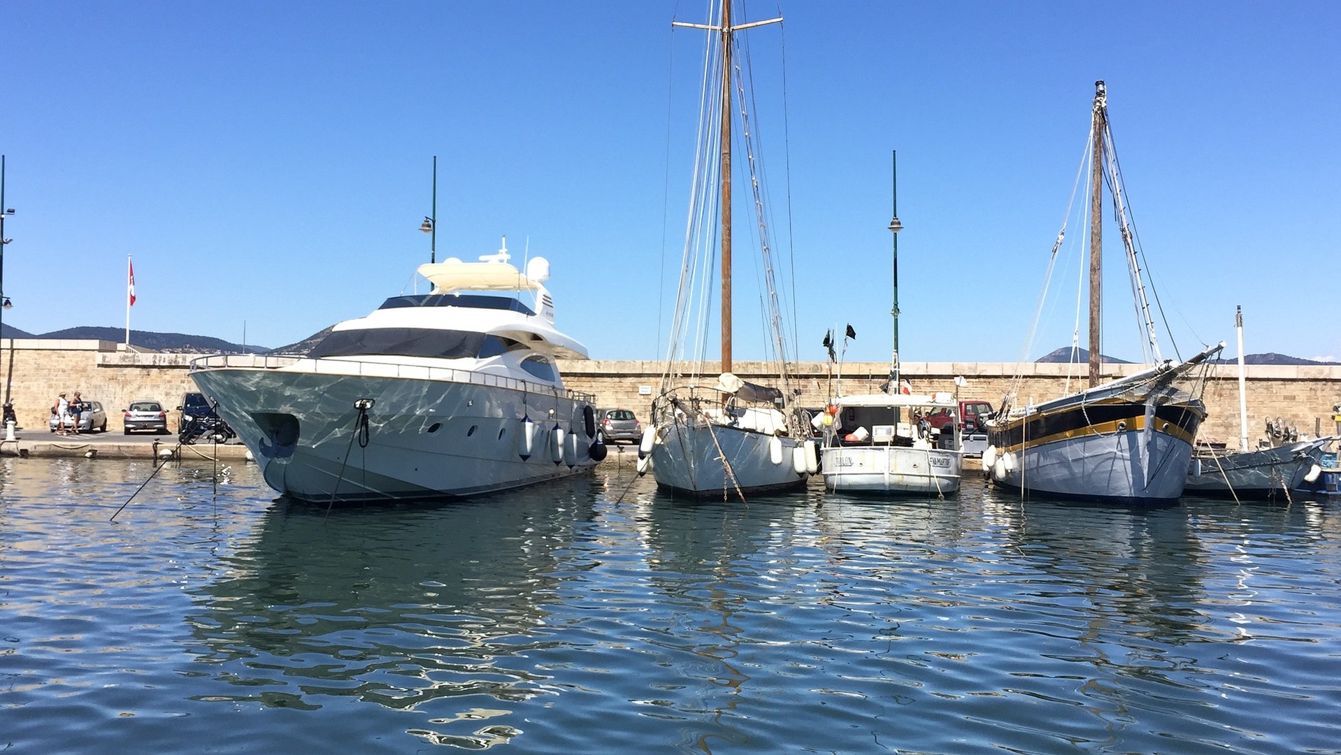 Saint Tropez boten Doets Reizen afbeelding van Kim de Groot via Pixabay | Frankrijk