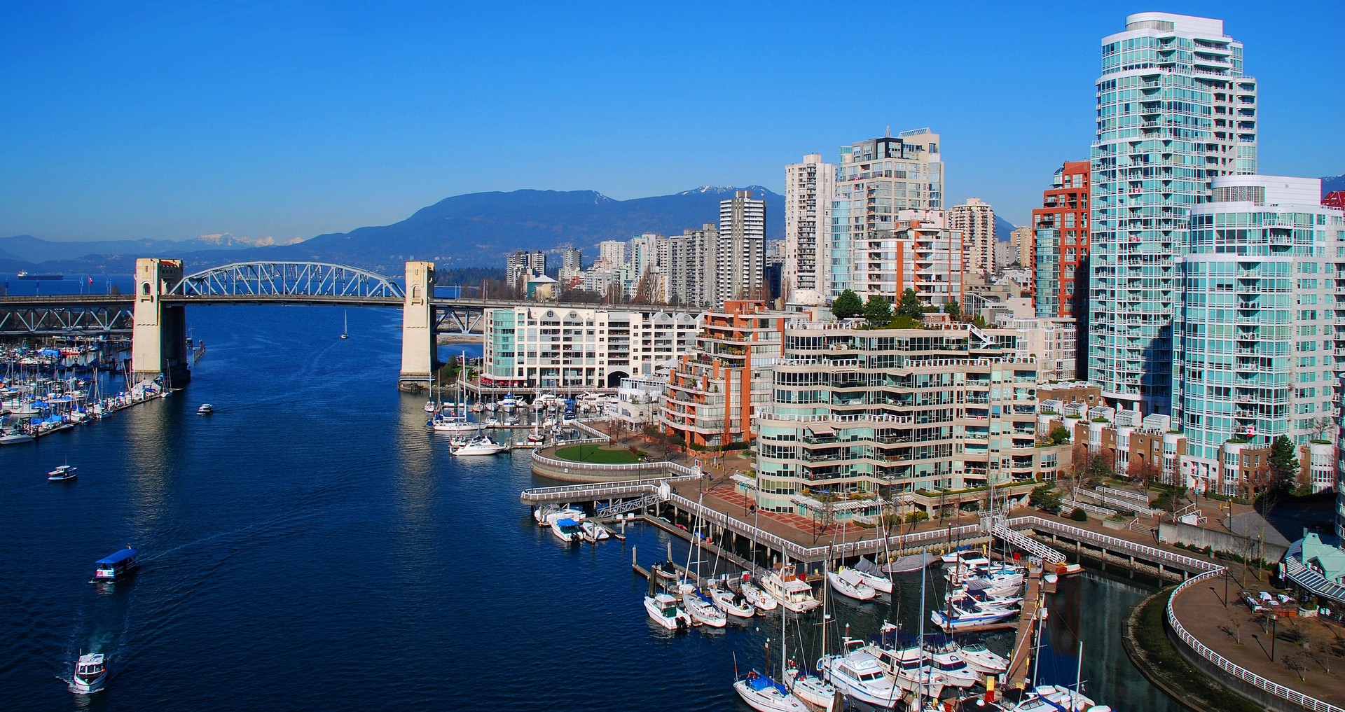 Burrard Bridge - Vancouver - British Columbia - Canada - Doets Reizen
