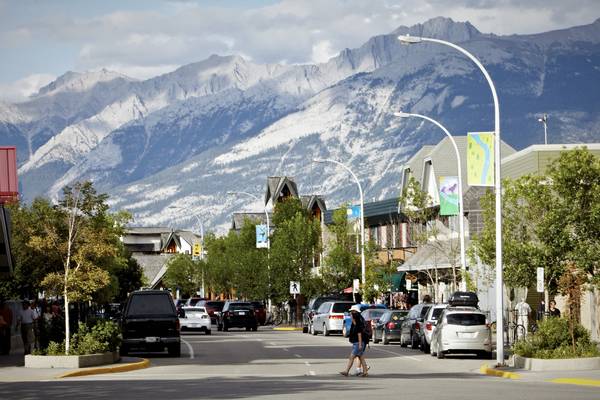 Downtown Jasper - Doets Reizen - Tourism Jasper
