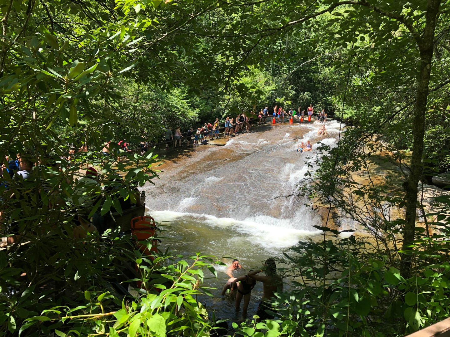 Sliding Rock - Blue Ridge Parkway - Looking Glass Falls - Great Smokey Mountains National Park - Tennessee - Amerika - D