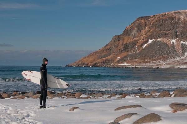 Surfen - Doets Reizen - Vakantie Noorwegen - Credits VistisNorway.com