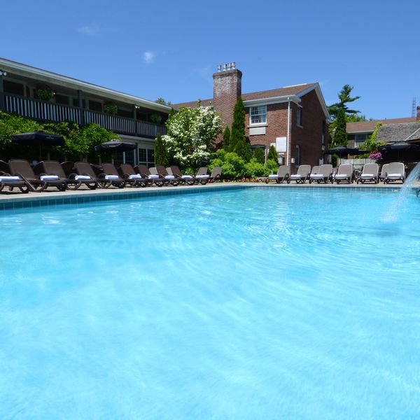 Pillar & Post Hotel - pool