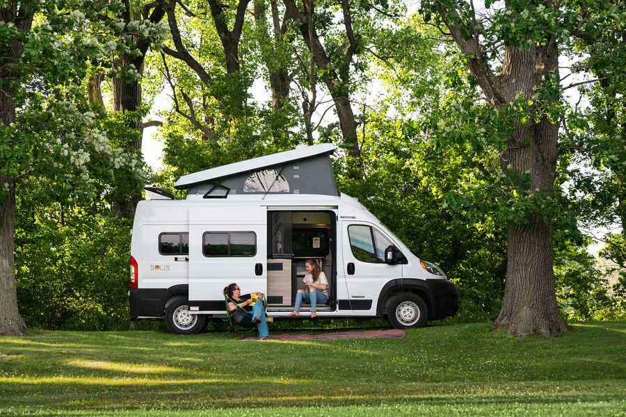 B Class Road Bear RV - Doets Reizen - Campervan - Camper busje - Camper in Amerika