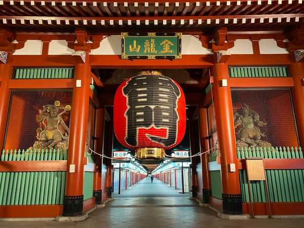 Kaminarion Gate - Asakusa - Tokyo - Japan - Doets Reizen - credits by Yumiko Yamanaka