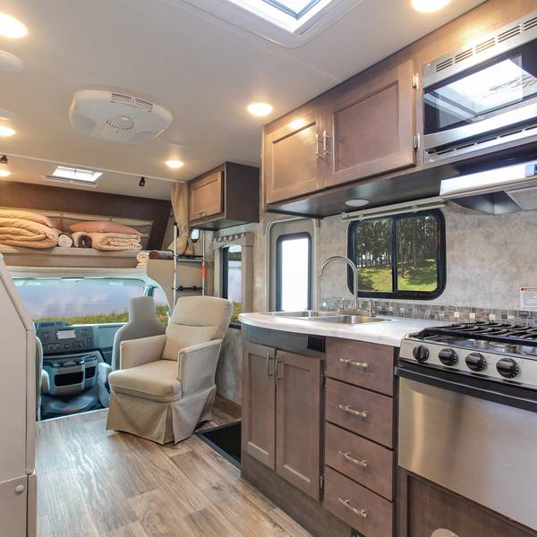 C-Large Four Seasons - camperreizen Canada - Doets Reizen